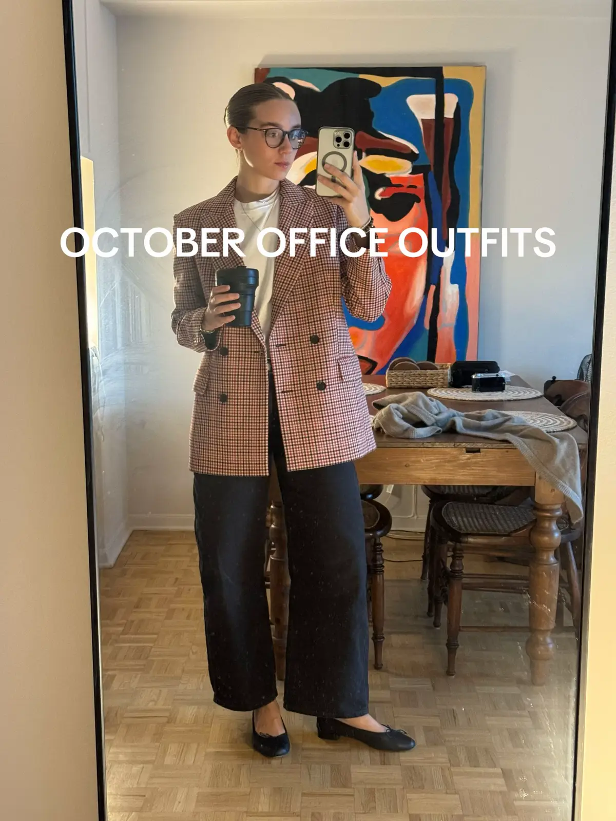 Will take any suggestions on how to sort out the issue of bad lighting given the sun rises after I leave for work 🥹  #OOTD #officeoutfit #outfitideas #corporatelife #corporategirlies 