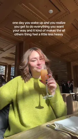 I don’t know what part it was in my post college life that I realized I get to call the shots and I get to make the decisions but from here on out, it’s been kind of nice #bestiefriendsandnewbies #autumn #nyc #mylife #navigatingyour20s 