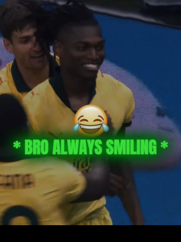 Bronze forgot he got a yellow card 😄 #rafaelleao🇵🇹 #leao #rafael #forgot #football 