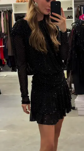Obsessed met dit glitter jurkjeee ✨ #loavies 