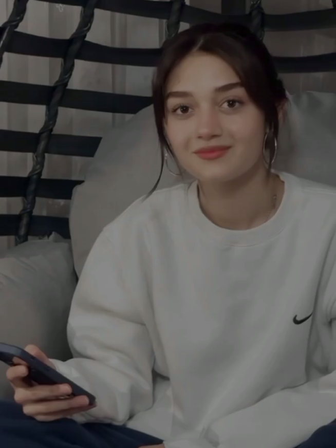 smile is everything my ♥️ #CapCut #nisanoor #turkishactors #turkishseries #ozgetorer 