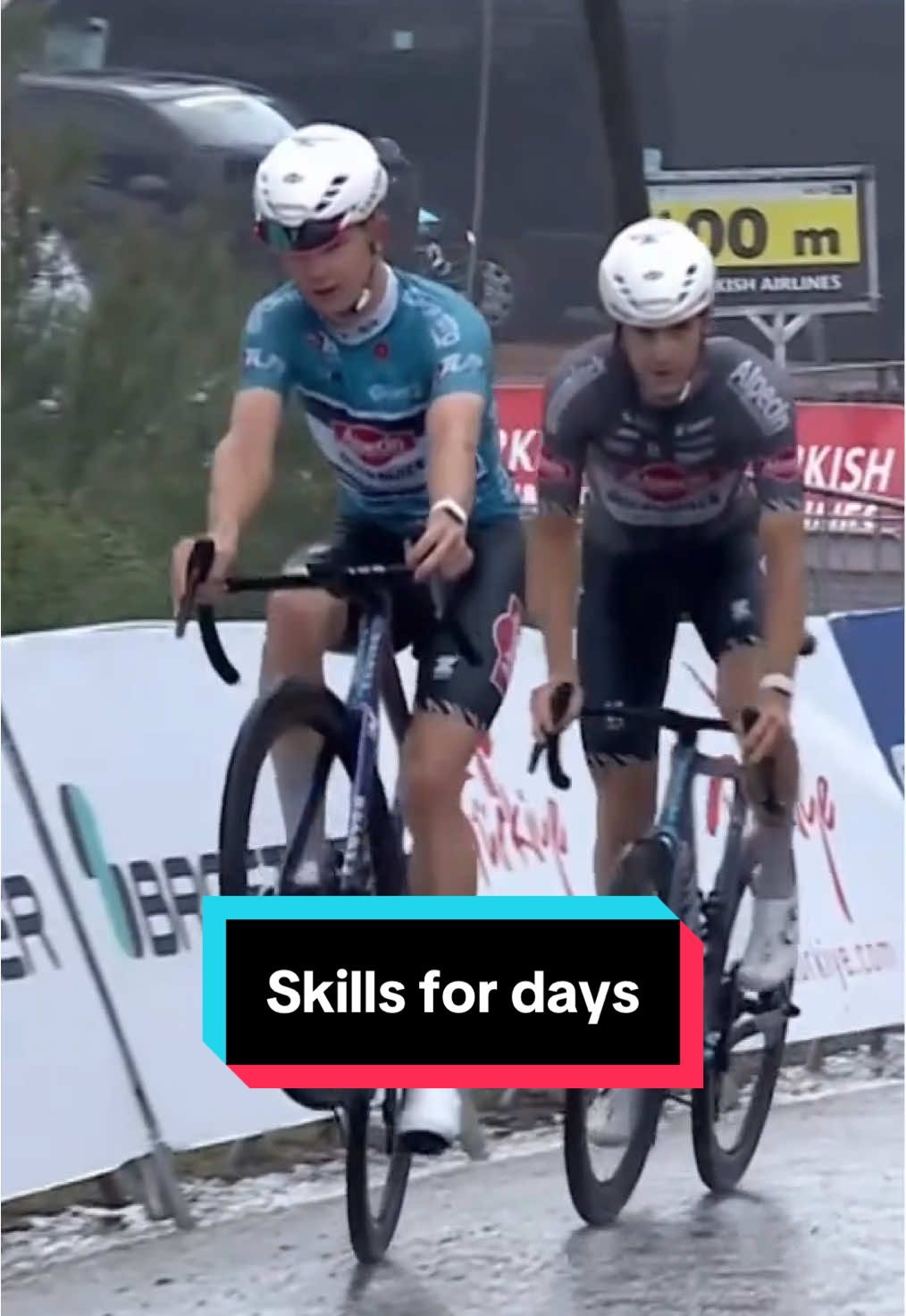 Tibor Del Grosso was having a wheelie good time in Türkiye 🤩🎡🎪 #cycling #roadcycling #wheelie