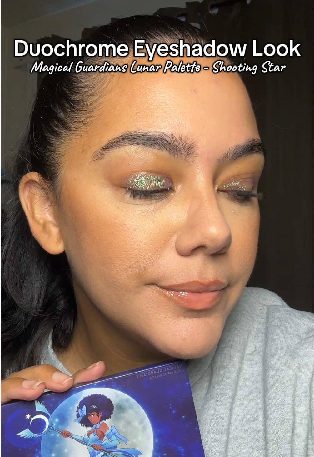 Duochrome Eyeshadow Look #duochromeyeshadow #glittereyeshadow #spotlightfinds 