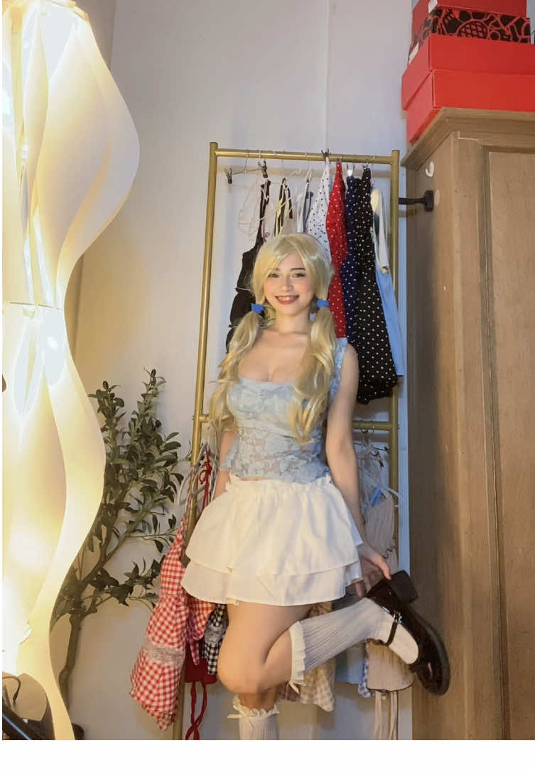 I swear I didn’t even try to be Bubbles… it’s just the clumsy energy for me 😭🩵🫧 #bubbles #powerpuffsgirls #halloween #halloweencostume #halloween2025 