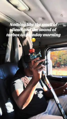 Getting to it early this morning 💨 #hotshotceazer #trucking #truckinglife #truckersoftiktok 