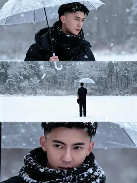 Sáng nay do lịch trình công việc… không thể bay cùng e chuyến sáng sớm,may vẫn kịp bắt chuyến bay chiều muộn… để cùng em đón tuyết đầu mùaaa.. ❄️