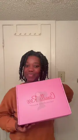 The twist out I needed to recover my damaged hair and that’s thanks to @Camille Rose #type4hair #camillerosepartner #bouncyhair 