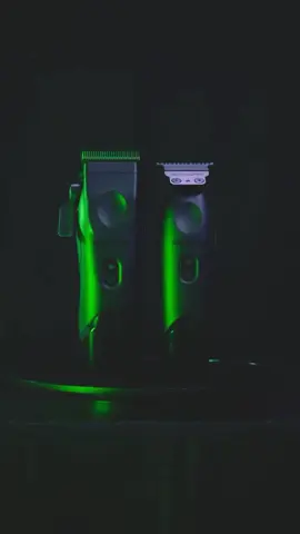Las Clipper yTtrimmer Tomb45 están hechas para los que viven del detalle 🙌🏼 Motor que ruge y cuchillas que vuelan. Si sabés, sabés… y si las probás, no volvés atrás 🔥