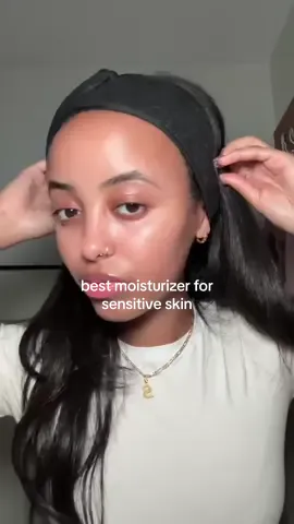 guys i’ve been using this for almost a month now and my skin hasn’t been better, it’s so bomb @Facile Skin #sensitiveskin #skincare #dryskin #morningroutine #ad 