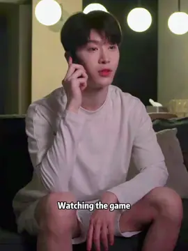 She found that her boyfriend's cheating was very broken, and the person who had a crush on her came to help her vent.#cdrama #onceandforever #guanxiaotong #fanchengcheng #tiktoktainment 