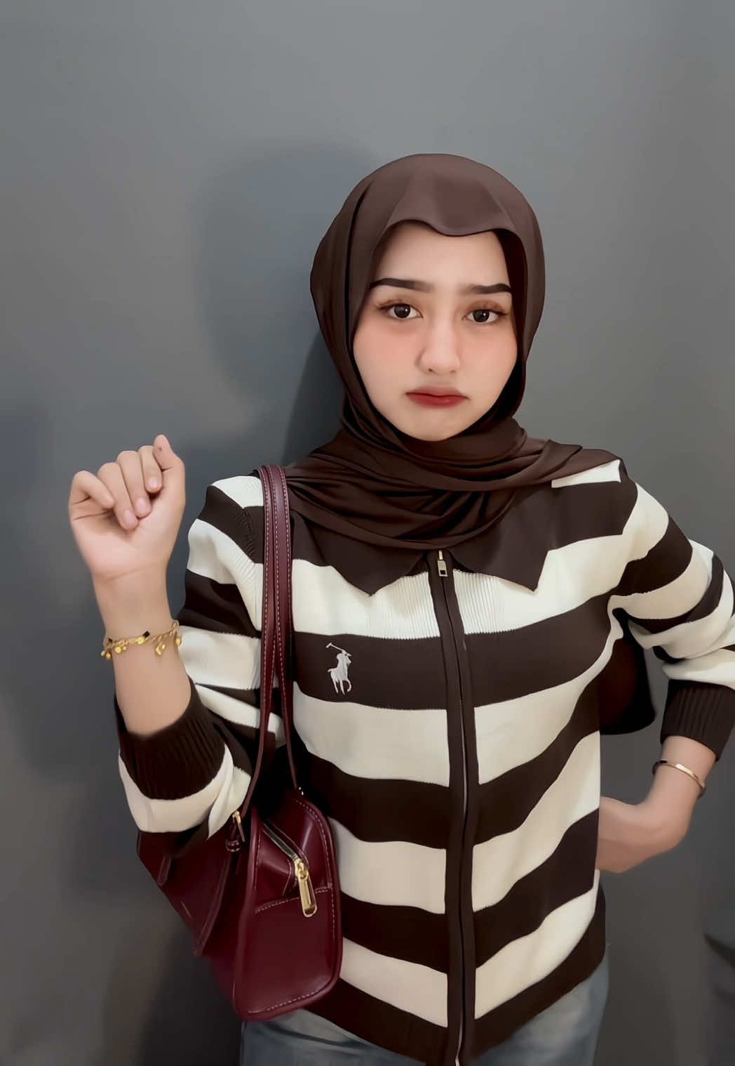 keliatan elegant bgt pake ini 😍 #cardigan #ootdhijabsimple #fashion #fyp 