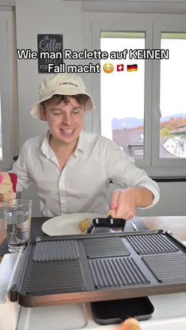 Den Schweizerpass kann man bei so einem Fehler vergessen 😳🇨🇭🇩🇪 „schau mal wie schön das plüderlet“  Werbung | Die Fondue & Raclette Saison ist somit eröffnet 🫕 @Coop  #schweizer #comedy #raclette #MeinCoop #ChliStinkeMuessEs   