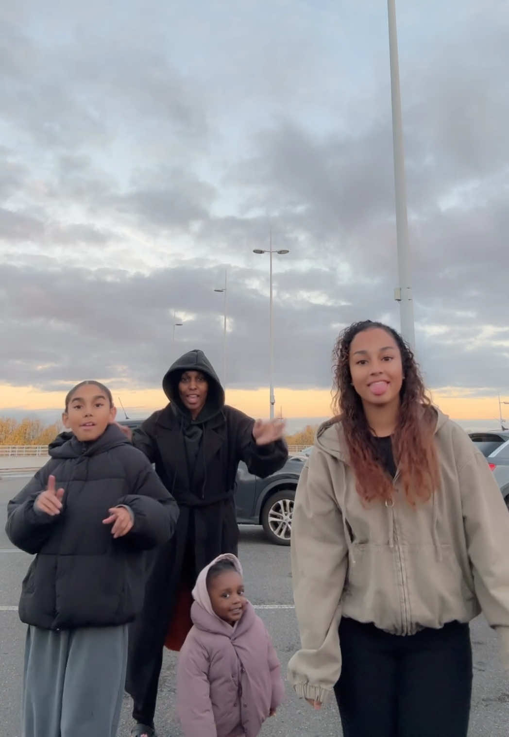 Dc@Blv🫦 @chily_off @💋MAÏSSA💋  @Assa😋 Encore nous 😂😅