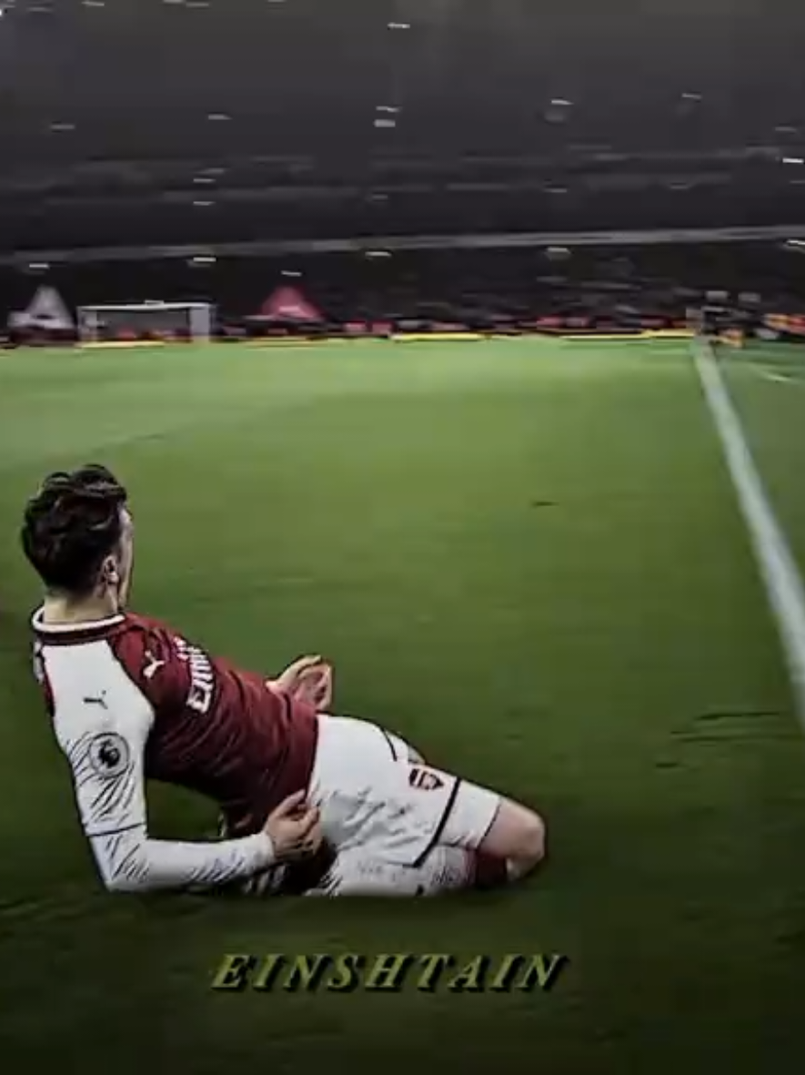 اخر فيديو عندك جاب كام لايك😂❓ #هل_يمكن_ان_اكون_افضل_المصممين_العرب؟😍🤔 #كرة_القدم_عشق_لا_ينتهي👑💙 #كرة_القدم #اينشتاين #اينش 