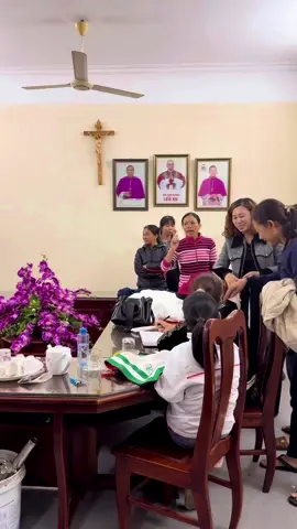 📌3 lý do Ca đoàn Công Giáo nên mặc Áo Alba ! 👉Lý do cuối cùng “ 💫Mặc đẹp trong tâm tình phục vụ để nâng cao lòng yêu mến Chúa “ như ca đoàn giáo xứ Đô Hai -TGP Hà Nội chia sẻ là điều quan trọng nhất !#đồng_phục_ca_đoàn_công_giáo #Áo_alba #Nhà_May_Hảo #may_đo_online_bán_sẵn #ĐồngPhụcPhụngVụ 