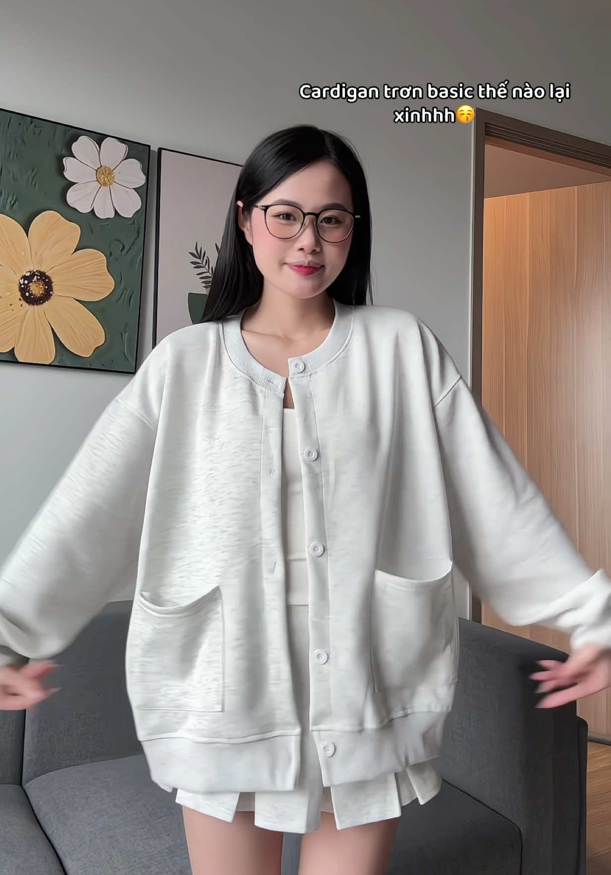 Gu ải gu aiii #aokhoaccardigan #ashelananh 