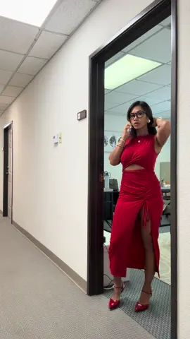 Act natural 😌 #OOTD #ootdgirl #office 