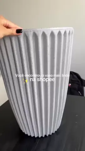 Vaso em Polietileno coluna Romana para plantas 🪴 e decoração ⚜️ Comente EU QUERO que te envio o link 🔗  #achadinhosshopee #achadosshopee #vaso#plantas #vasodeplanta 