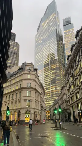 LONDON #welcometolondon #unitedkingdom #londonstreets #traveluk #fyp 