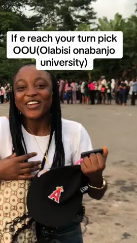 You go waka reach school gate or wait till 7pm before you see bus 🚌 😭💔@Pretty Zanny 🥰 #olabisionabanjouniversity 