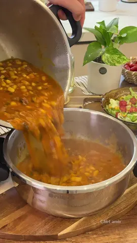 لوبيا بالمرقاز  مع هاد البرد 🤤 لوكان نأكلها كل يوم منشبعش منها بنييينة 👌🏻 ان شاءالله تعجبكم وصفة اليوم ❤️ مكونات : مرقاز لوبيا بيضة حبة بصل  2 حبات طماطم  راس ثوم وريقات رند كرافس  م.ك طماطم مصبرة توابل : ملح ، فلفل اسود ، كمون، فلفل احمر ، كركم مكعب مرق بقر⁩⁩⁩ #لوبيا #طبخ⁩