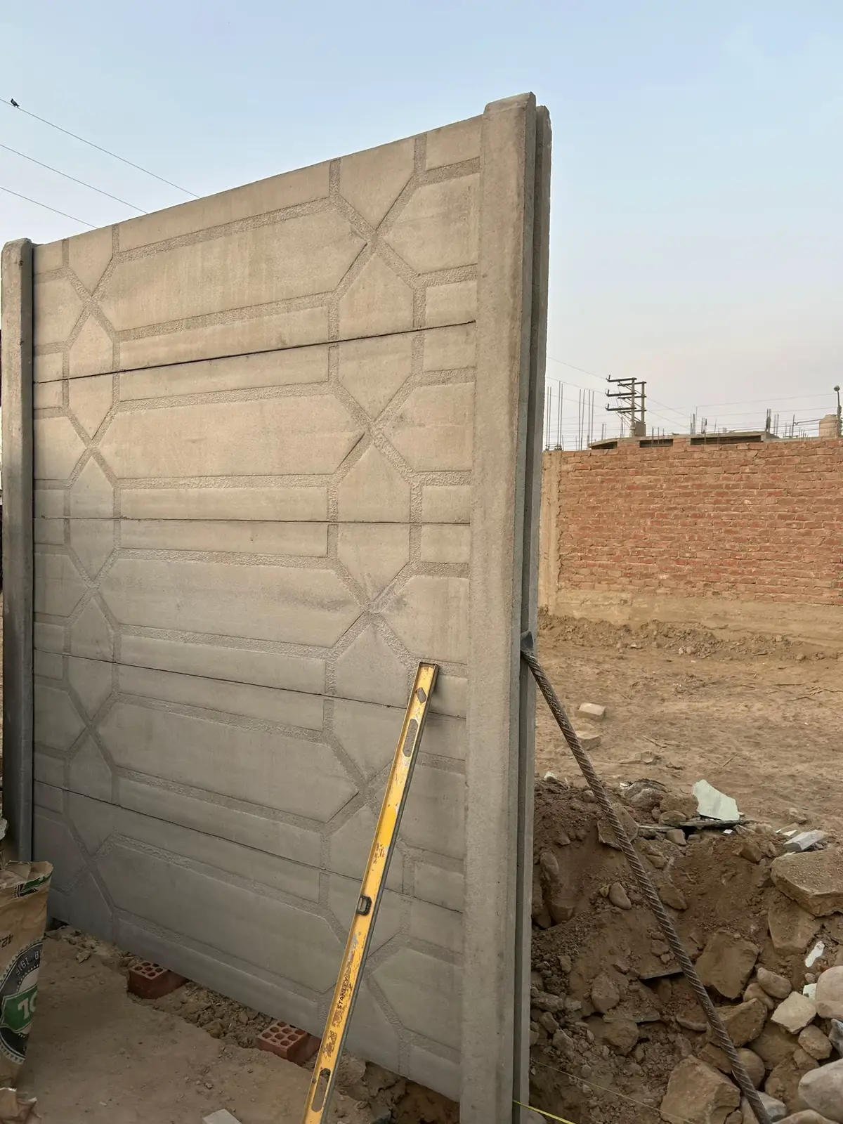 🔨 ¡Así instalamos seguridad en tu propiedad! 🔒🏗️ 🏗️ CERCOS PERIMETRICOS DE CONCRETO ROMA SA ¡Seguridad, Durabilidad y Estilo para tu Propiedad! ✅ Instalación profesional en tiempo récord ✅ Instalación limpia ✅ Alta resistencia a impactos y al clima ✅ Variedad de modelos ✅ Ideales para casas, terrenos, industrias y más ✅ Materiales reforzados para máxima seguridad 🔒 Protege tu inversión con la mejor opción en cerramiento. 💪NO ESPERES MAS, VEN Y VIVE LA EXPERIENCIA DE UN TERRENO 𝐒𝐄𝐆𝐔𝐑𝐎 Y 𝐃𝐔𝐑𝐀𝐃𝐄𝐑𝐎 CON NOSOTROS.👷👷‍♂️ 🌍 Llegamos a todo Cañete. 📞 Para más información y consultas: ¡No dudes en llamarnos!  📞948-253-495 📞 985-422-198 https://wa.link/ugfekw #cañete #sanvicentecañete #nuevoimperial #pueblonuevodeconta #fyp 