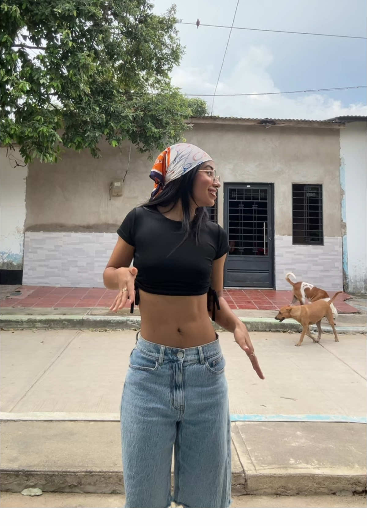 Esto es hacer un Tik Tok en el pueblo 😂🐶 #viraltiktok #fyp #paratii 