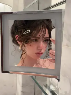 love this little silly mirror