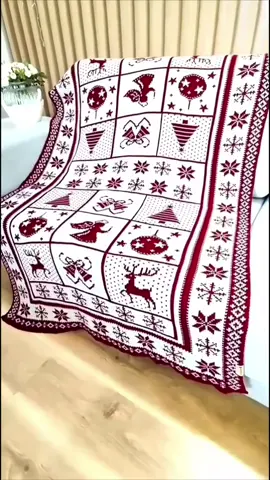 PRODUTO 157 - Manta natalina dupla face. Digita “EU QUERO” que te envio o link.  O link também está disponível na Bio, é só procurar pelo número do produto. Um simples detalhe pode transformar sua sala no cantinho mais mágico do Natal  #decoraçãodenatal #mantaparasofá #casabonita #natal2025 #decoraçãodecasa    