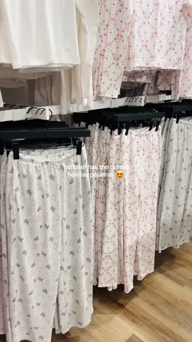 i’m so ready for all things holly and jolly ✨ #hollister #newhollister #holidaypajamas #holiday #winter 