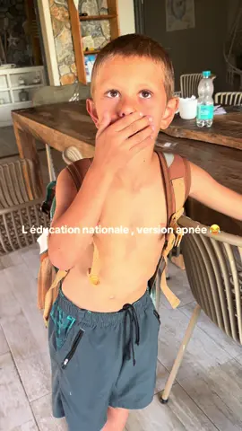 Nouvelle règle à l’école : respirer, c’est en option 🤣 » Pas mal l excuse pour ne pas aller à l école demain non? #imaginationdebordante  #drole #ecoleprimaire 