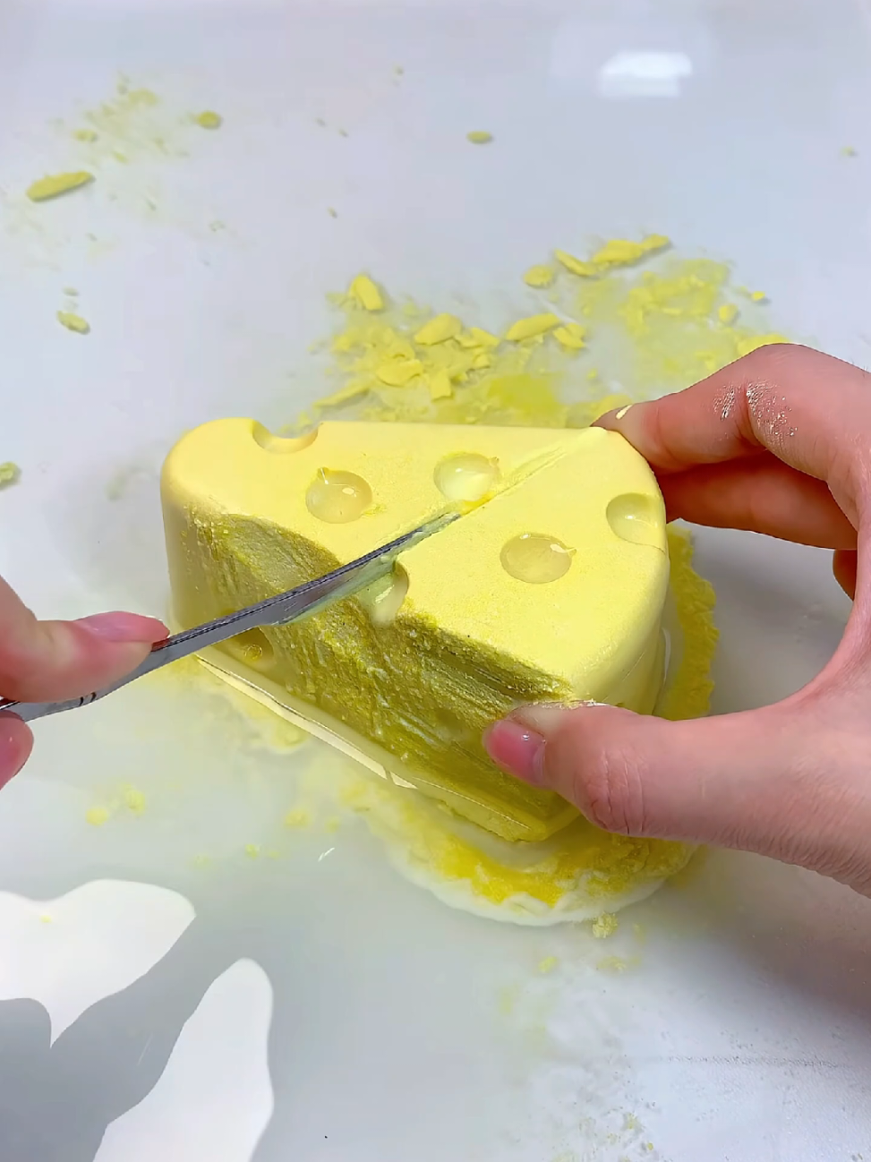 FUFUSQUISHY ASMR UK-based 😍🇬🇧 #britishasmr #satisfyingvideos #oddlysatisfying #squishyasmr #fufu 