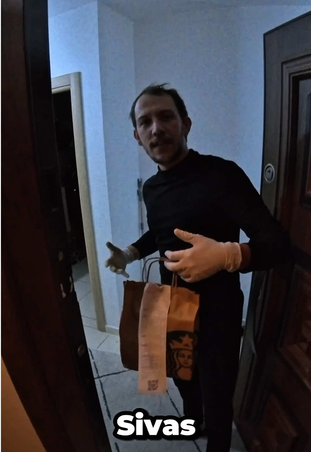 Nası bi apartmana denk geldik ya xksmxmsmxms . . . . . . #keşfet #fyp #fypage #tiktok #motovlog 