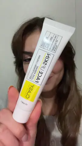 Gerçekten birkaç günde cildimi aydınlattı, o donuk görünüm gitti ✨ #clasy #lekkremi #ciltbakımı #reklamdeğil 