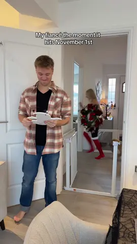 It’s that time 🎄 #fyp #couple #christmas #fiance #viral 