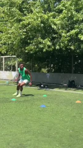 Improve your first touch and reception of the ball ⚽️ @Foryoupage @tiktok creators  #footballtraining, #fastfeet, #footballskills, #agilitytraining, ,  #creatorsearchinsights 