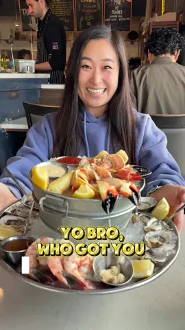 Seafood tower over here got me cheesin 😂😂🥰 @Santa Monica Seafood 🦀🍤🦪 . . . #seafood #seafoodlover #whogotyousmilinglikethat #itbelikethatsometimes #cheesin    