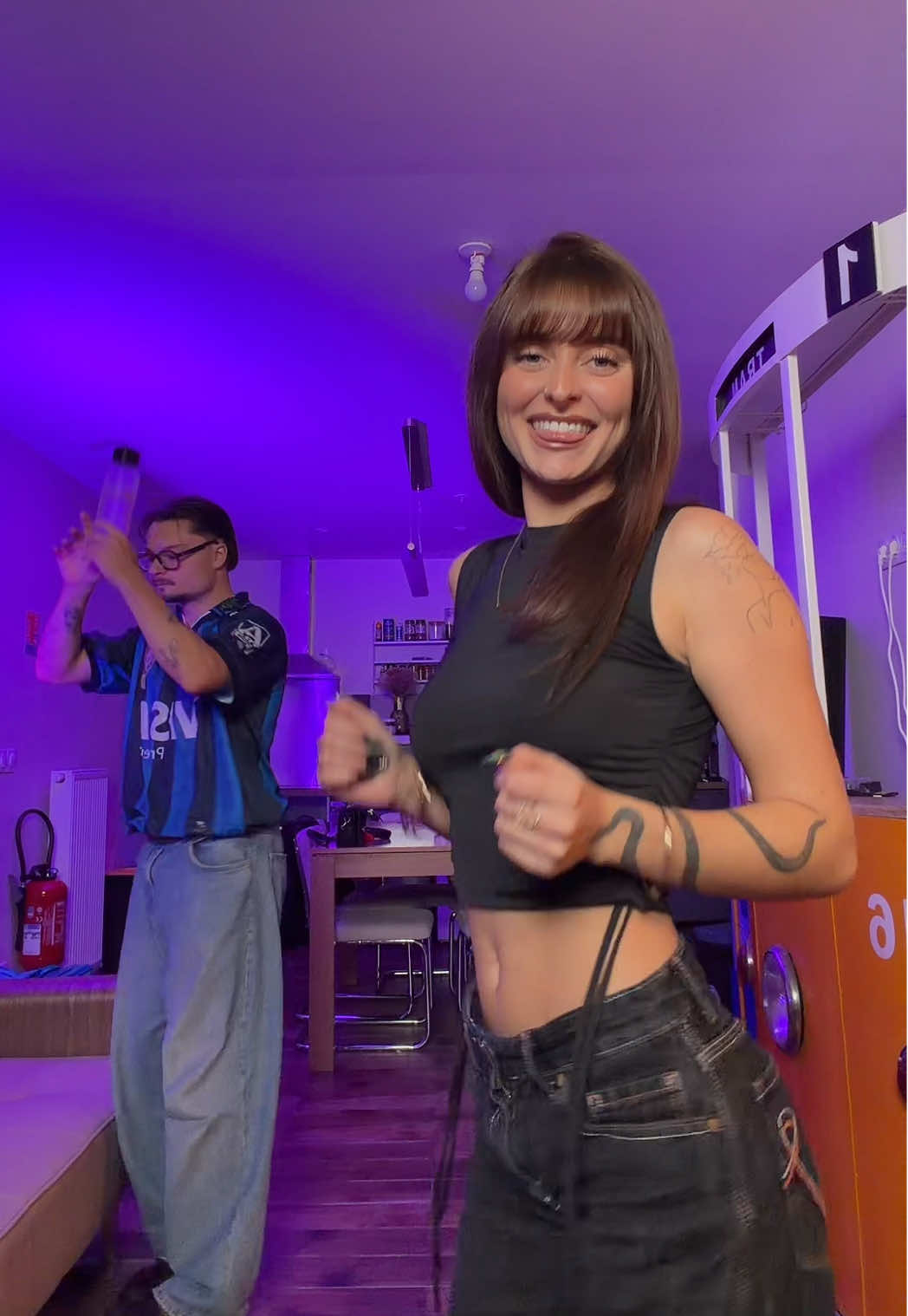 en plus il est 👨‍🦲🤏🏼 @bachelot 