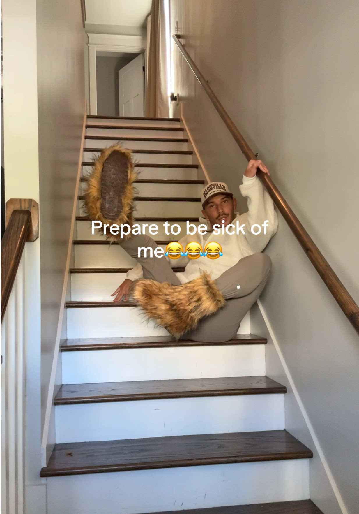 I’m otw to the gas station in my new boots rn😏 #newboots #furryboots 