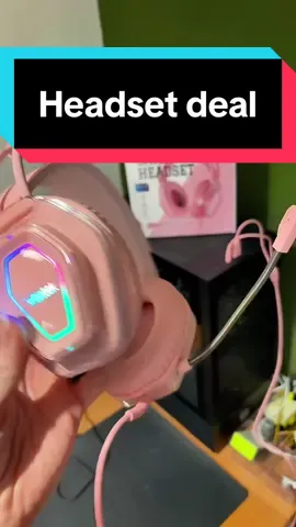 This gaming headset is an absolute bargain right now 🎮✨ With RGB lighting, a built-in mic, and removable cat ears, it’s perfect for gamers or as a fun Christmas gift. It’s on a flash sale on TikTok Shop — grab it before it’s gone! #BlackFriday #TikTokMadeMeBuyIt #GamingSetup #GiftIdeas 
