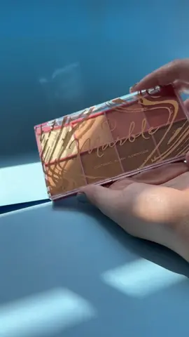 Paleta com blush, iluminador, contorno e com um preço acessível  #contorno #maquiagem #foryou 