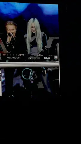 O Axl assustando a Melissa kakakakkaka #gunsnroses🌹🔫 #gunsembrasilia @Guns N’ Roses 