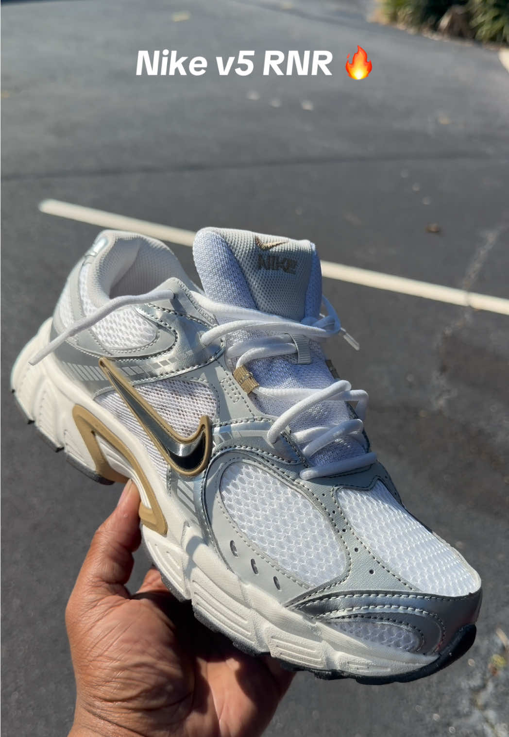 Must cop shoe for the fall 🔥🤝🏽 #nike #nikev5rnr 