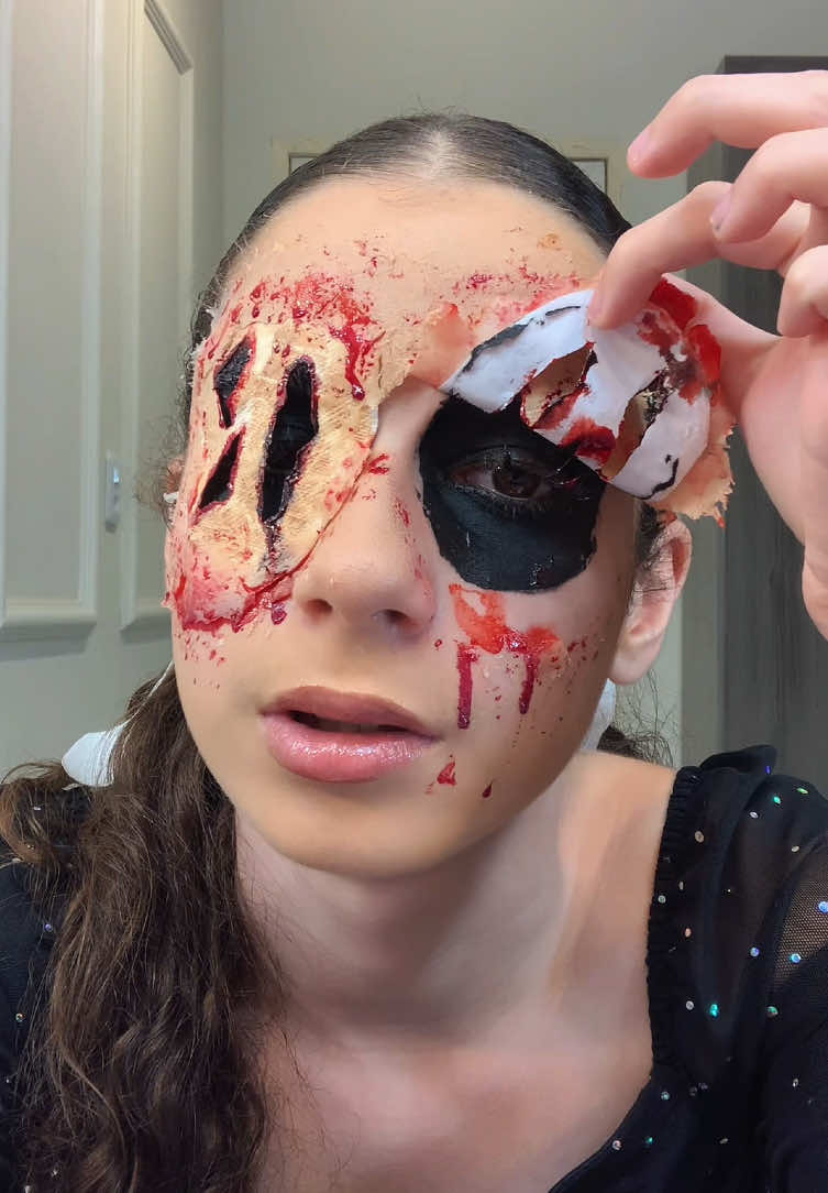 Pretty Hurts 🎃👻💔 Tirando a maquiagem e respondendo algumas dúvidas de vocês 🥰 #makeup #halloweenmakeup #halloween #maquiagem #sanguefalso 