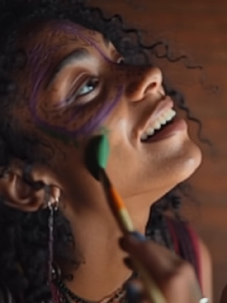 Ela faz uma maquiagem especial para o evento do ano No espelho, o reflexo mistura vaidade e inocência. Não é sobre aparência, é sobre celebrar quem somos. 💛 Curta se acredita que a beleza nasce da simplicidade. 💰 PayPal Donations — link in bio 🌸 Contact us here: http://t.me/gatasdaroca Visuals generated with AI — artistic creation 💫 #GatasNaRoça #BeautifulWomen #CountryBeauty #Heartwarming #trendingnow 