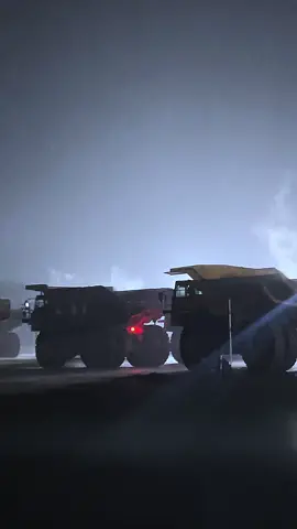 Malam🌛+hujan⛈️ #fypシ゚ #tambangbatubarakalimantan #tambang #storytambang #tambanghitz 