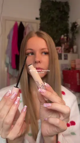 This keeps my brows in place ALL DAY 🤩✨ @Jecca Blac  #jeccablac #tiktokmademebuyit #brows #browgel #fyp 