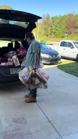 This made a few Facebook people mad 😂😂😂. He don’t play 😂😂 #aintnotwotripbitch #humor #whatchadoinbrent