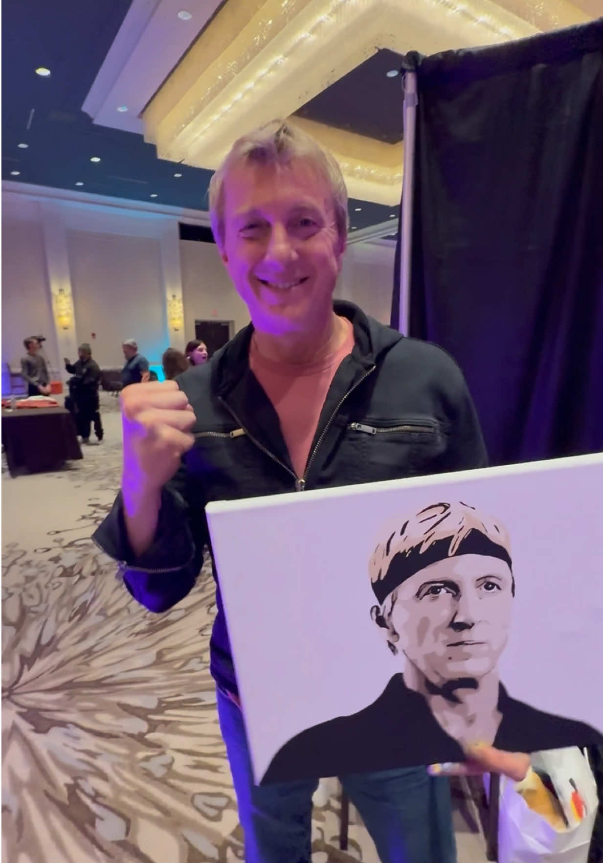 Finally met William Zabka and gifted him a portrait! 🎨🙌🏽 #art #painting #cobrakai #williamzabka #reaction