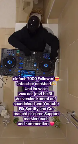 Und niemals vergessen: VAEDR kocht und @🌸RhythmusReise🌸 serviert! ❤️ #haftbefehl #haftiabi #bathtubdj 